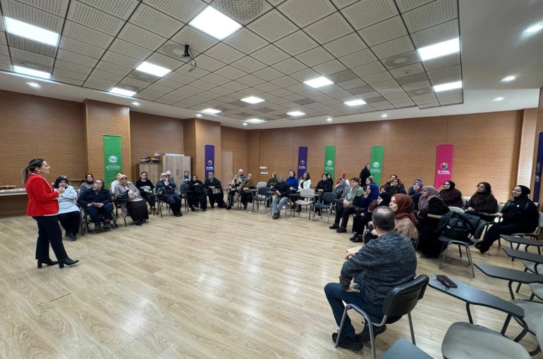 Özel gereksinimli bireylerin ailelerine iletişim eğitimi