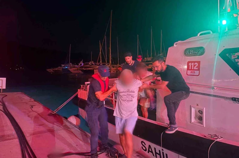 Özel teknede rahatsızlanan vatandaş için tıbbi tahliye