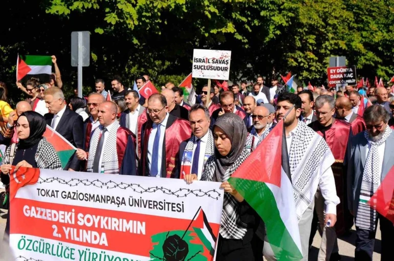 Özgür Filistin için TOGÜ’de yürekleri birleştiren yürüyüş