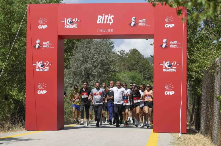 Özgür Özel, CHP 102’nci Yıl Koşusu’na katıldı