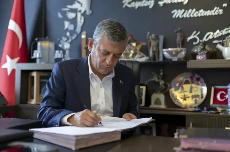 Özgür Özel istifa etti: Yeni partisinin logosu belli oldu