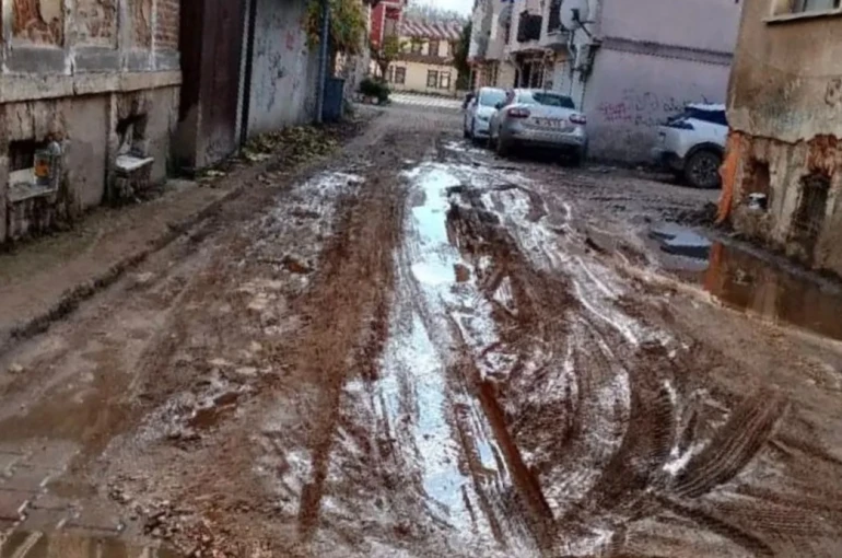 Özgür Özel’i eleştiren İba: "Anlatılan Edirne ile yaşanan Edirne aynı değil"