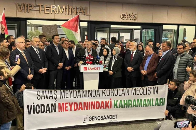 Özgürlük Filosu’nda gözaltına alınan milletvekilleri İstanbul’a geldi