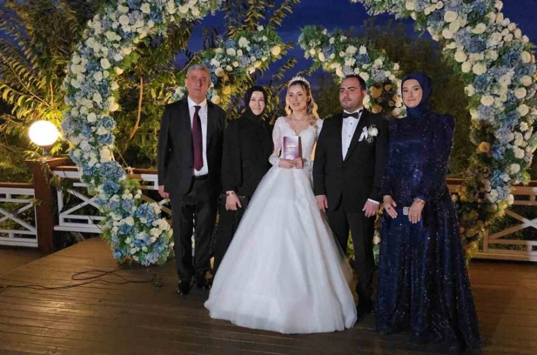 Öztürk ailesinin mutlu günü