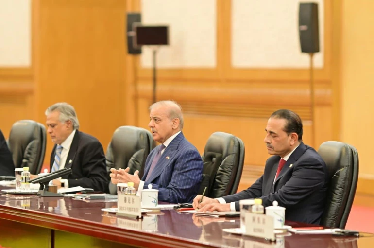 Pakistan Başbakanı Şerif, Çin Devlet Başkanı Jinping ile görüştü