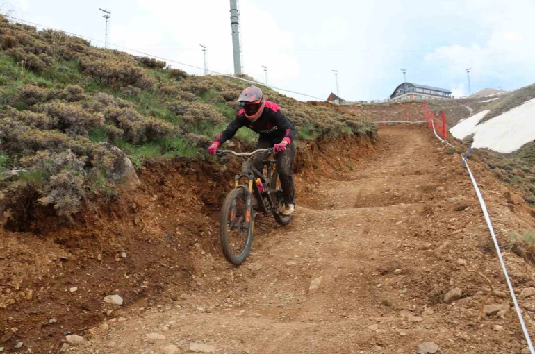 Palandöken’de Downhill Türkiye Şampiyonası heyecanı
