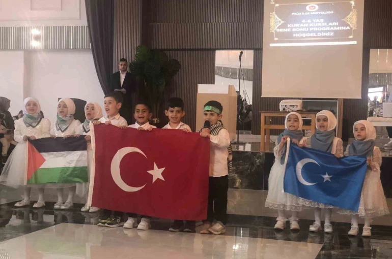 Palu’da Kur’an kursu öğrencilerinin mezuniyet sevinci