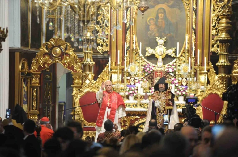 Papa 14. Leo, Ermeni Apostalik Katedrali’ne "dua ziyareti" gerçekleştirdi 