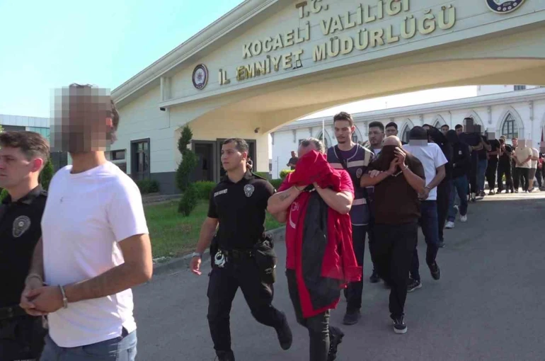 Paravan şirketlerle milyarlarca liralık bahis ağına darbe: 101 tutuklama