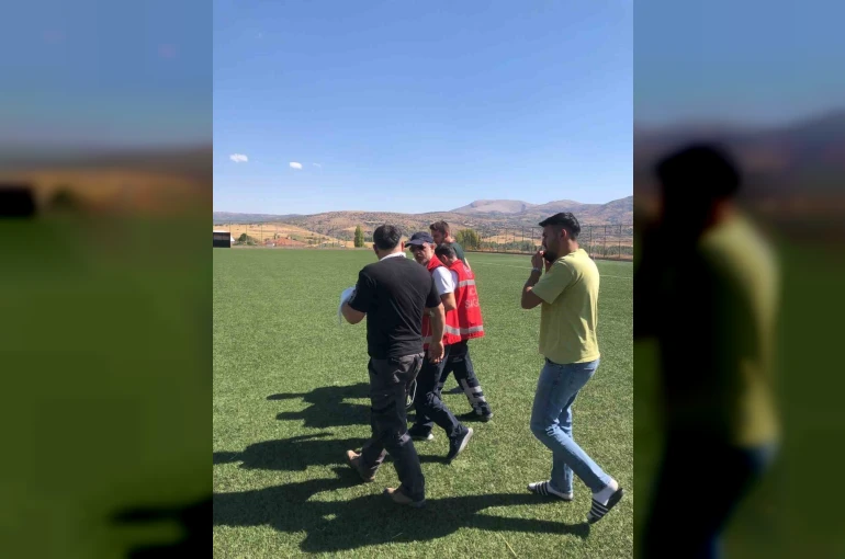 Parmağı kopan vatandaş için ambulans helikopter havalandı