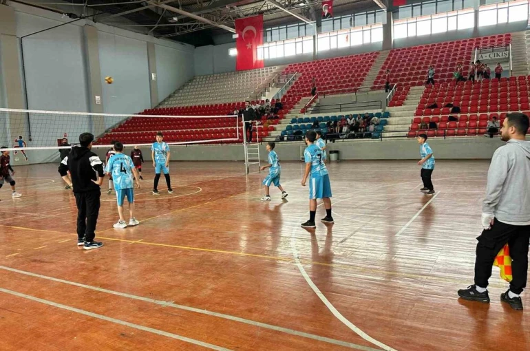 Patnos’ta "Okul Sporları" müsabakaları başladı