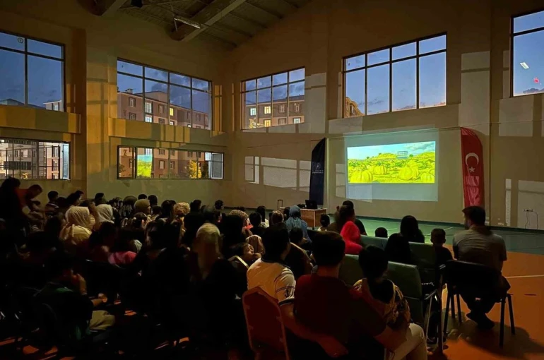 Patnos’ta sinema etkinliğine yoğun ilgi