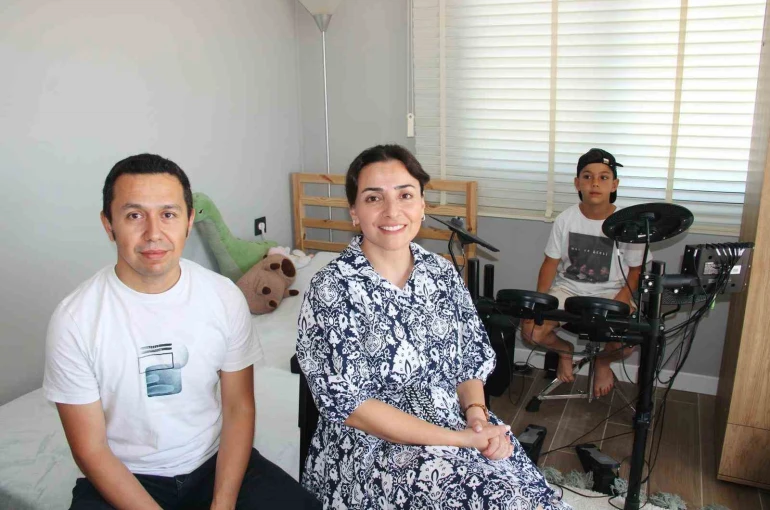 Pazardaki oyuncak davulla başladı, daha 9 yaşında okul orkestrasının ritmi oldu