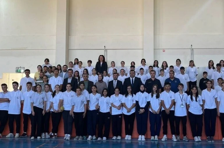Pazarlar Spor Lisesi 85 öğrenciyle 85 madalya hedefiyle sezona başladı