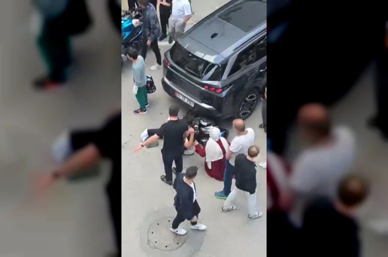 Pendik’te motosiklet otomobile çarptı: 1 yaralı