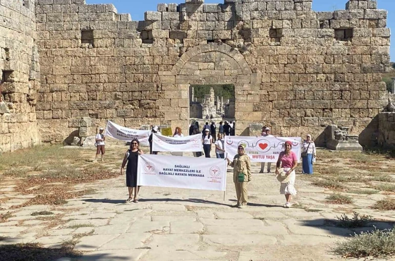 Perge’de sağlık için yürüdüler 