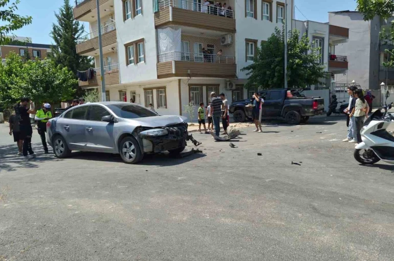 Pikap ile otomobil çarpıştı: 1 yaralı