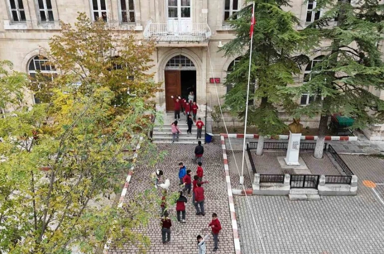 Pınarhisar’ın eğitimdeki asırlık çınarı: Koloğlu İlkokulu binası bir asırdır hizmet veriyor