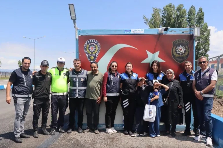 Polis ekiplerine Esila’dan destek