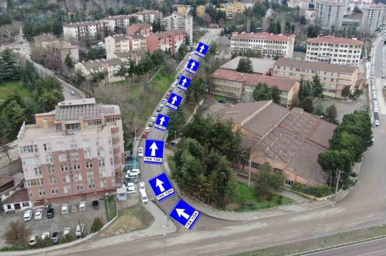 Polis evi istikametindeki Fatih Caddesi tek yön oldu