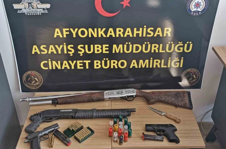 Polis telefon dolandırıcılarının 3 milyonluk oyununu bozdu