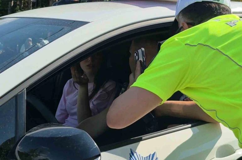 Polisler, sınav belgesi eksik çıkan öğrenci için seferber oldu