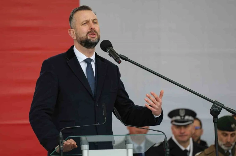 Polonya, 2026 yılında yaklaşık 400 bin kişiye askeri eğitim vermeyi hedefliyor