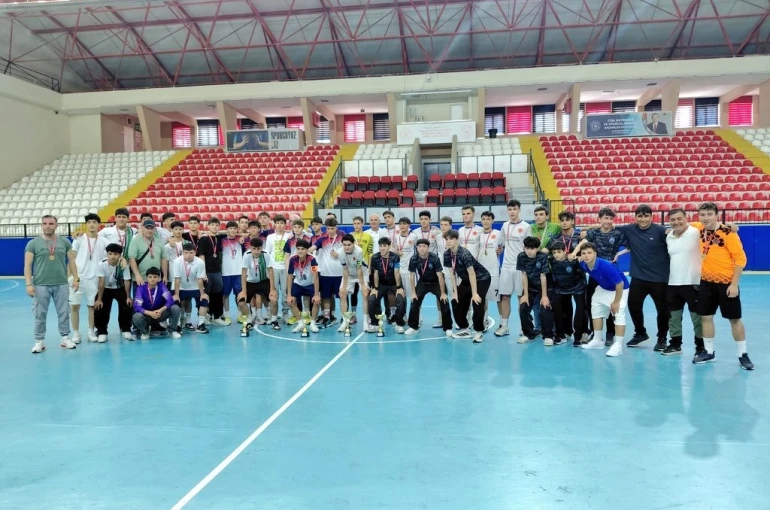 Porsuk Spor Salonu’nda 2. Küme Futsal Genç A Erkekler müsabakaları tamamlandı