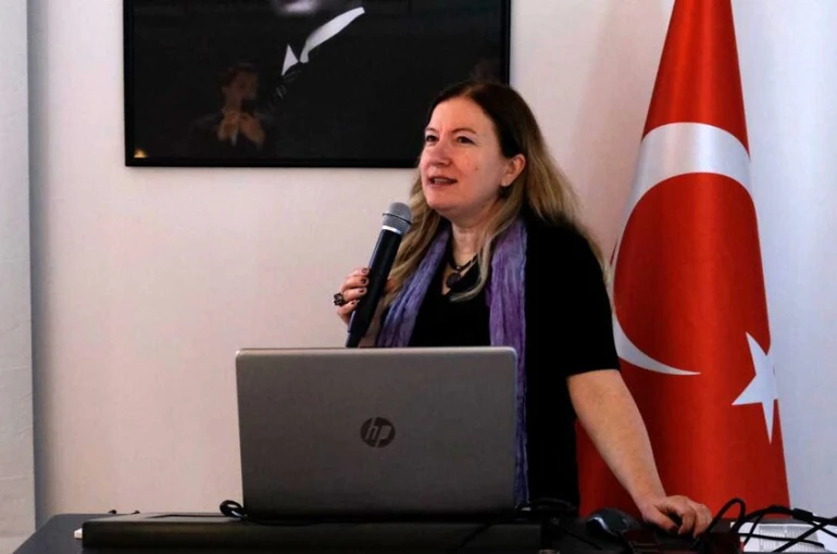 Prematüre bebeklerde "altın saat" hayat kurtarıyor