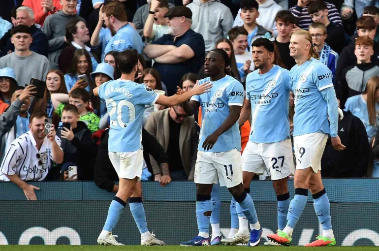 Premier Lig’de zirve yarışışında Manchester City, Arsenal’i mağlup etti