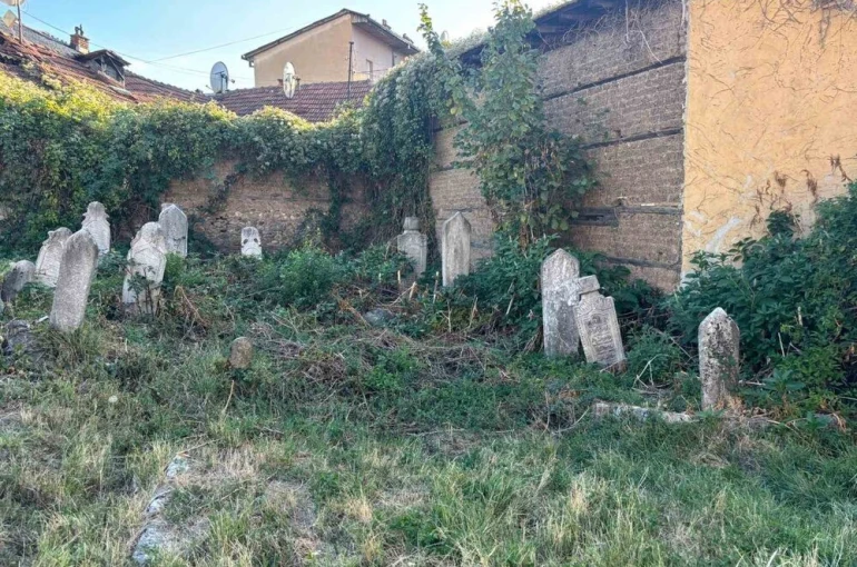 Prizren’de Suzi Çelebi türbesi ihya edilmeyi bekliyor