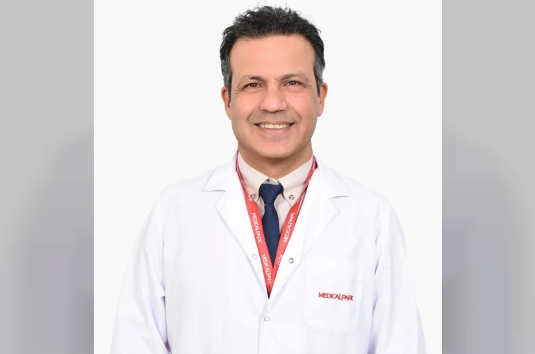 Prof. Dr. Gürhan Öz: "Aşırı terleme sosyal yaşamı olumsuz etkiliyor"