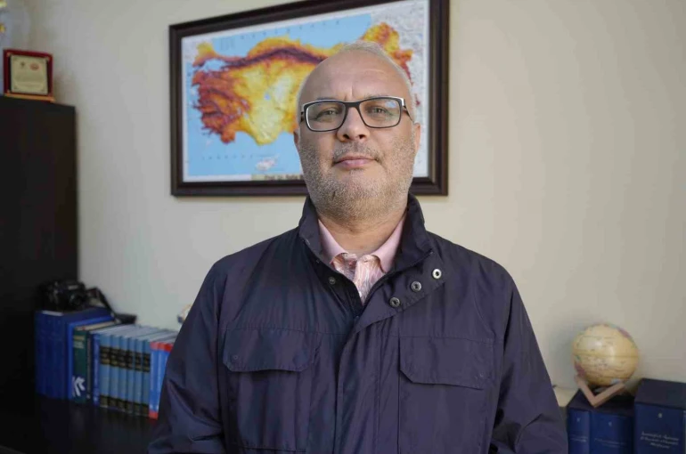 Prof. Dr. Nafiz Maden: "Mavi Vatan Yasası Türkiye’nin denizlerdeki haklarını güçlendirecek"