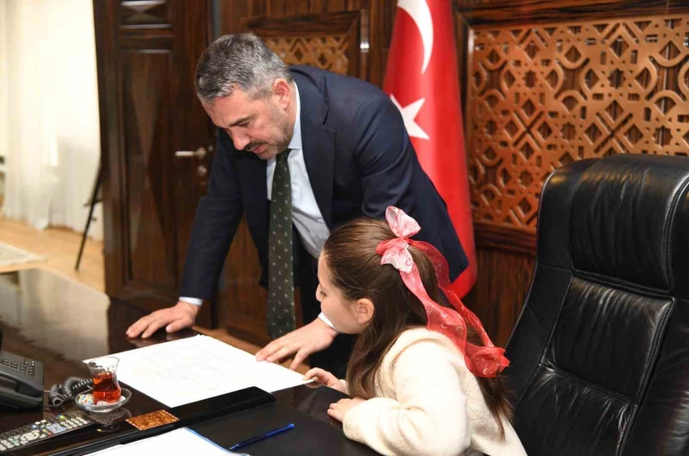 Pursaklar Belediyesi’nin koltuğu Miray Özayaz’a emanet
