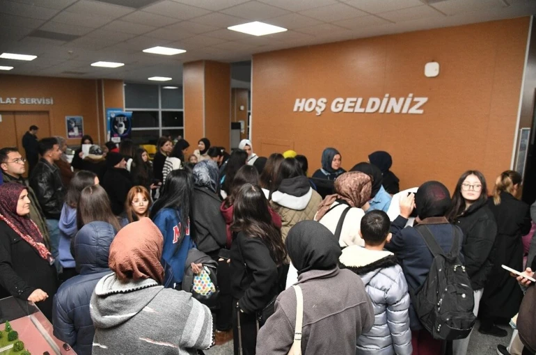 Pursaklar’da Gençlik Kampı’na katılan yeni kafile yola çıktı