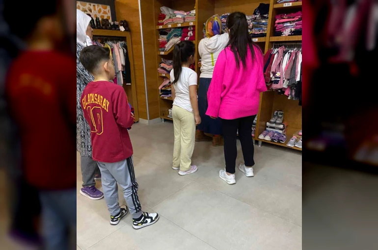 Pursaklar’da yetim çocuklara bayram hediyesi