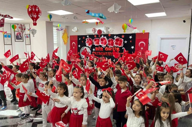 Pursaklar’ın Nezaket Okullarında Cumhuriyet Bayramı coşkusu