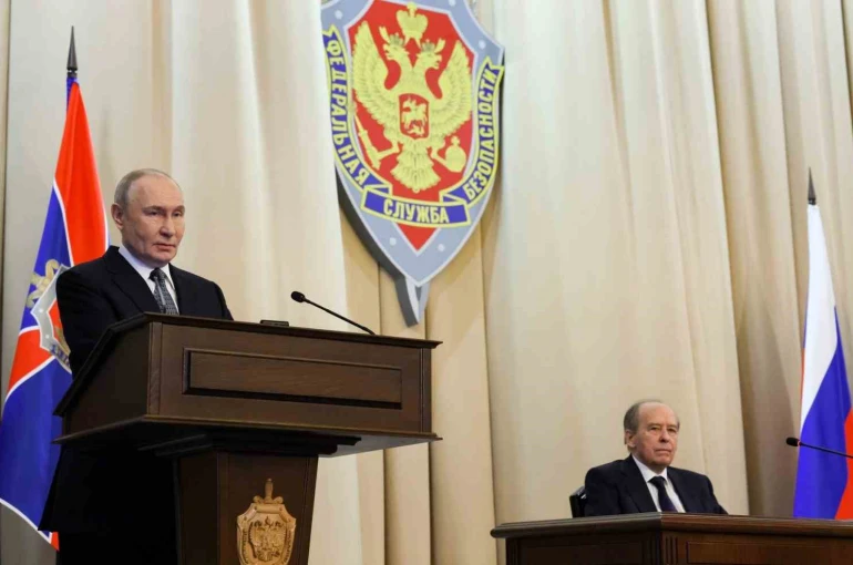 Putin: "Birileri TürkAkım ve Mavi Akım doğalgaz boru hatlarını patlatmaya çalışıyor"