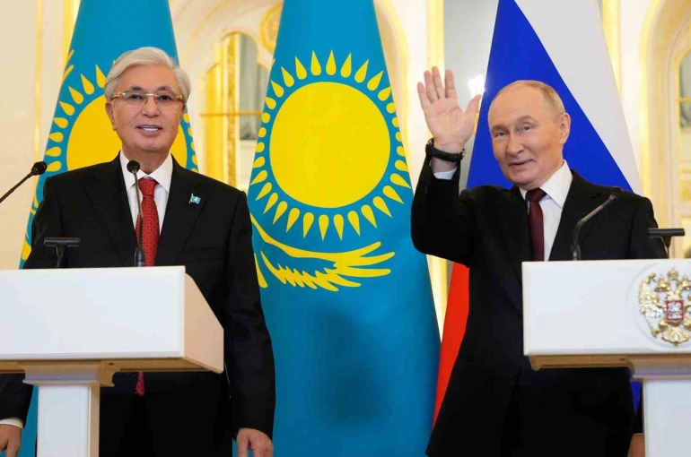 Putin’den Kazakistan’a üç günlük resmi ziyaret