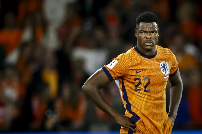 Real Madrid, Denzel Dumfries'i kadrosuna kattı