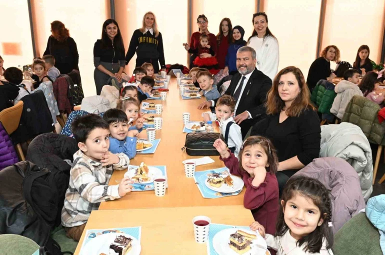Rektör Adıgüzel, Kreş ve Gündüz Bakımevi’nin ’Bir Yaş Daha Büyüyorum’ etkinliğine katıldı