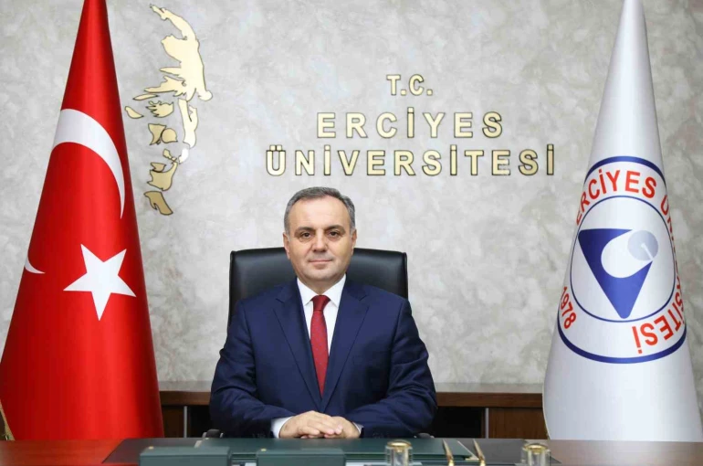 Rektör Altun: "2026 yılında da her zaman olduğu gibi başarılarımız ile adımızdan söz ettireceğimiz verimli bir yıl geçireceğimize inancım tamdır"