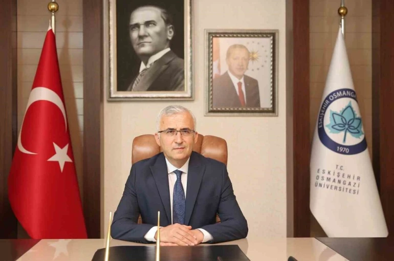 Rektör Çolak: "Milletleri kurtaracak olan yalnız ve ancak öğretmenlerdir"