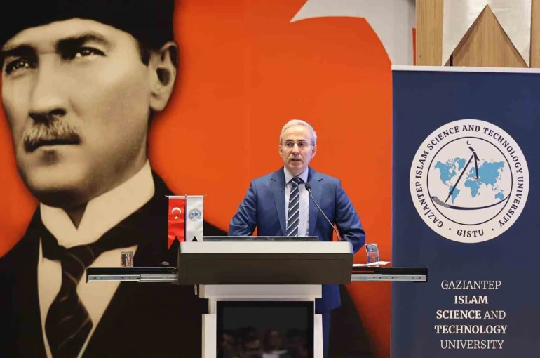 Rektör Demir: "Geleceğin hekimlerini güçlü bir akademik ve klinik altyapıyla yetiştiriyoruz"