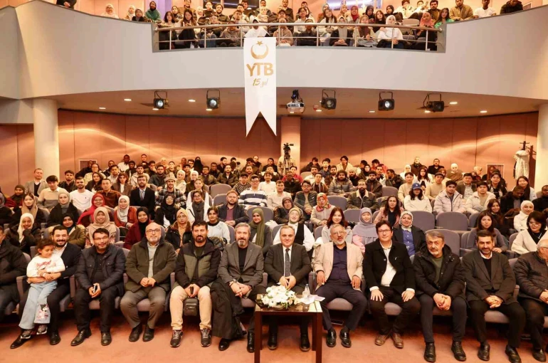 Rektör Prof. Dr. Altun; Uluslararası Öğrenci Akademisi’nin açılış dersini verdi