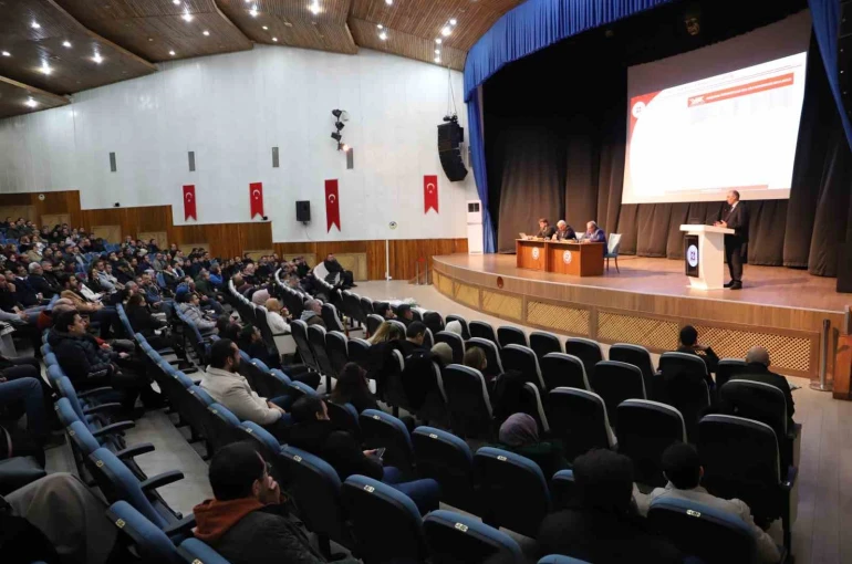 Rektör Prof. Dr. Göktaş, akademik personelle bir araya geldi