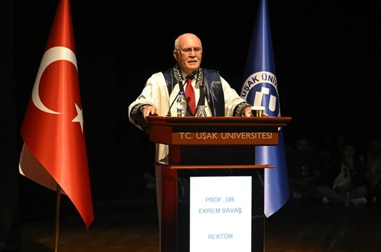 Rektör Savaş ‘Dünyanın En Etkili Bilim İnsanları’ listesinde zirveye yerleşti
