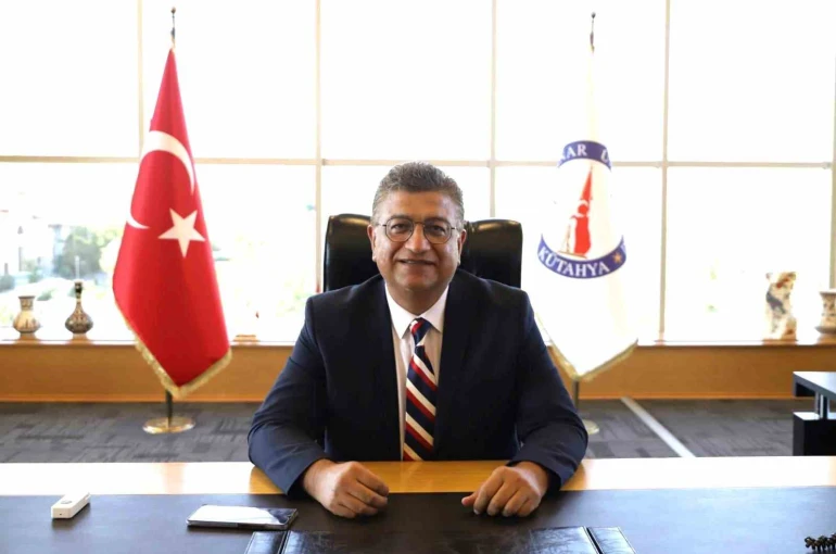 Rektör Süleyman Kızıltoprak: "Milli ve manevi değerlerle dengelenmeyen teknoloji risk taşır"