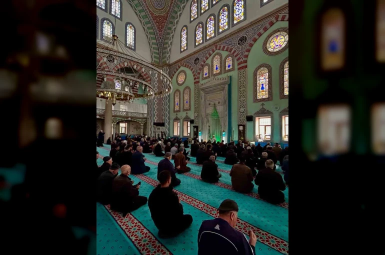Reşadiye Camii’nde 18 Mart Şehitleri Anma Programı düzenlendi