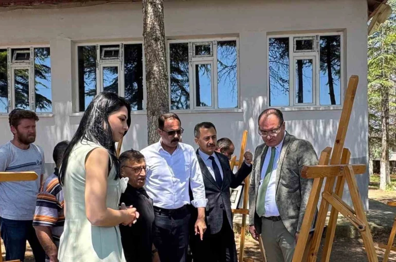 Resim sergisi büyük ilgi gördü